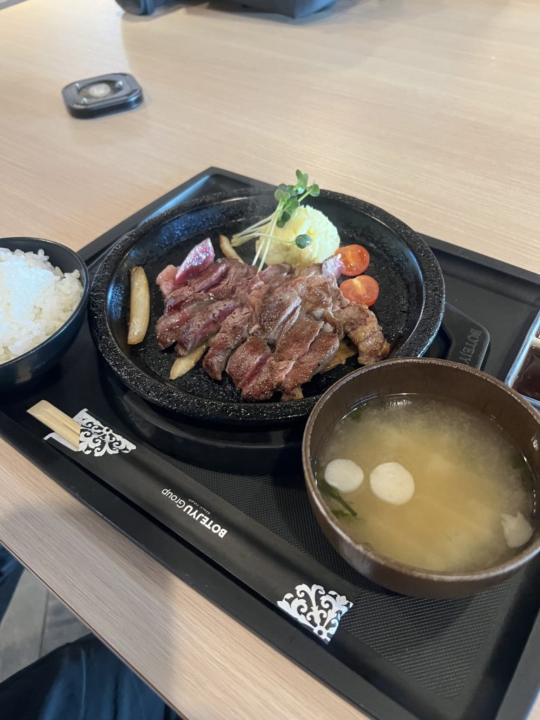 道頓堀くり田で食べたステーキ定食